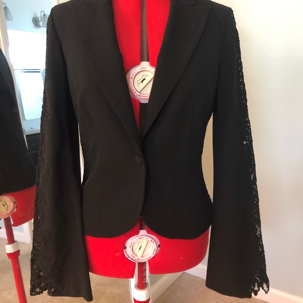 CACHÉ Embroidered Blazer